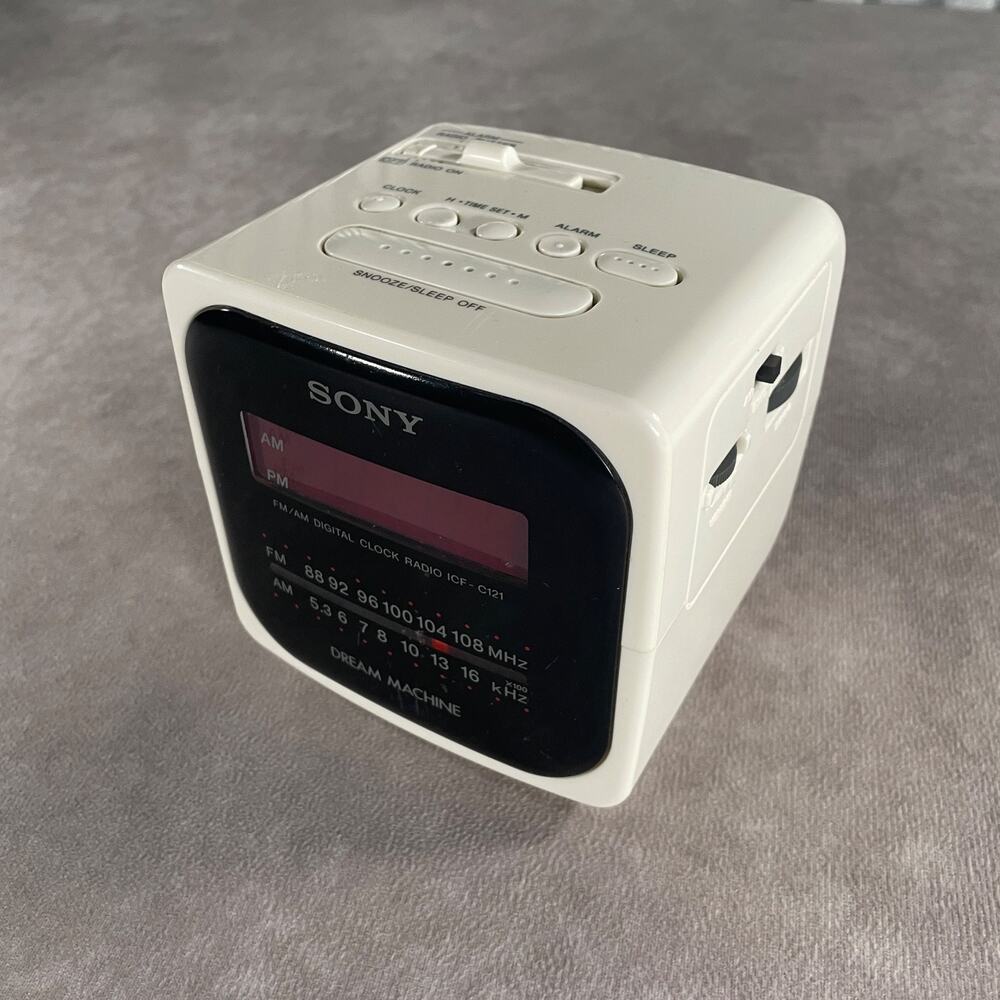 Sony Dream Machine ICF-C121 FM/AM Digital Clock Radio Cube White Alarm Snooze
